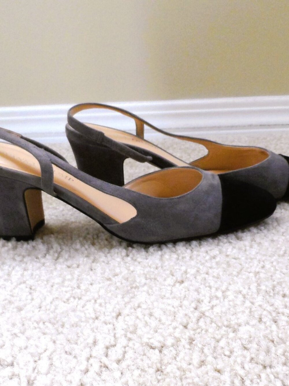 Ivanka Trump - two tone suede Block Heels size 8 - Picture 9 of 12